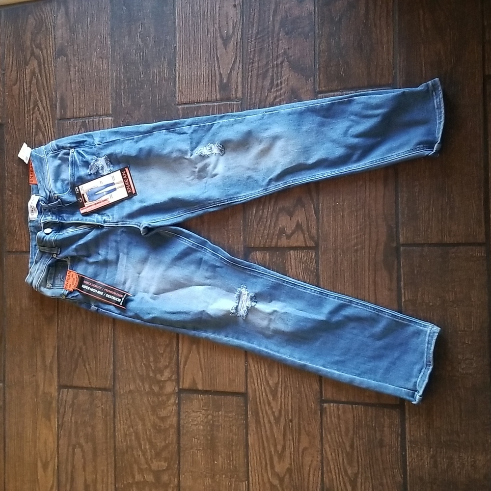 NWT Enjean women ankle jeans